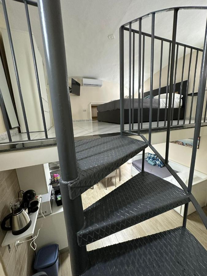 Napoli Centro - La Casa Di Sasa Bed & Breakfast ภายนอก รูปภาพ