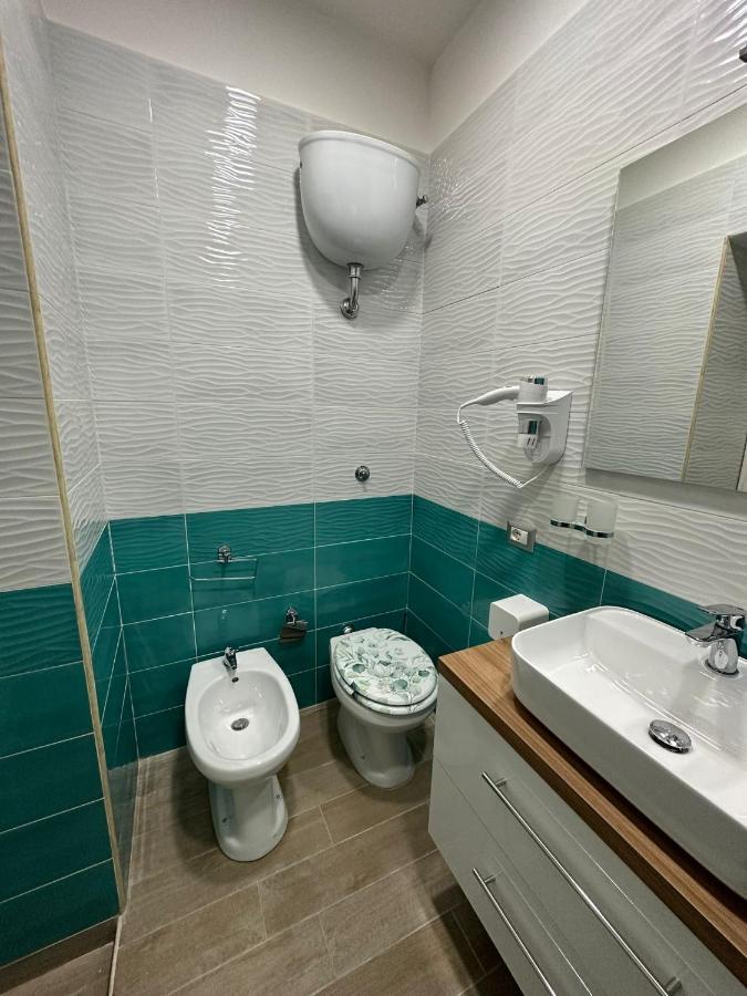 Napoli Centro - La Casa Di Sasa Bed & Breakfast ภายนอก รูปภาพ