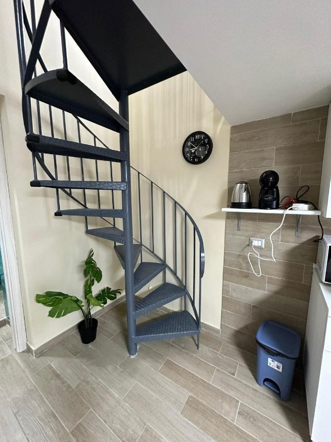 Napoli Centro - La Casa Di Sasa Bed & Breakfast ภายนอก รูปภาพ
