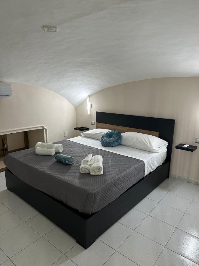 Napoli Centro - La Casa Di Sasa Bed & Breakfast ภายนอก รูปภาพ