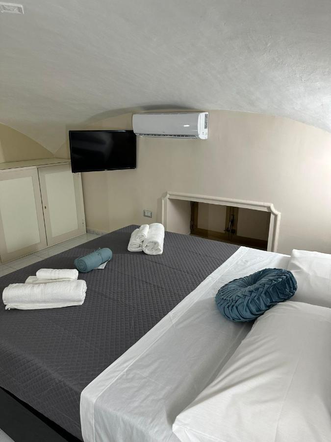 Napoli Centro - La Casa Di Sasa Bed & Breakfast ภายนอก รูปภาพ