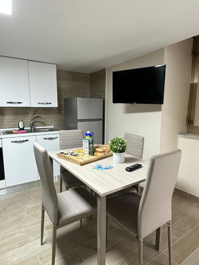 Napoli Centro - La Casa Di Sasa Bed & Breakfast ภายนอก รูปภาพ